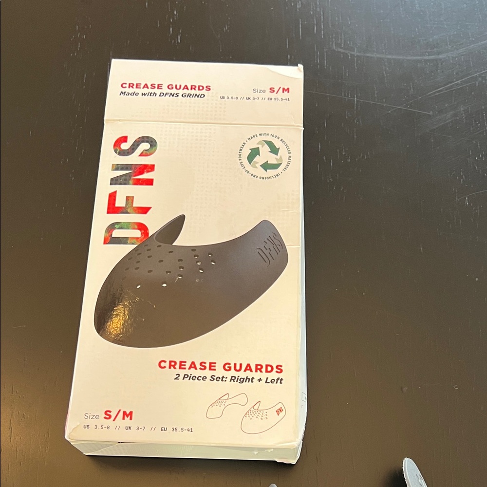 DFNS Crease Guards S/M with box